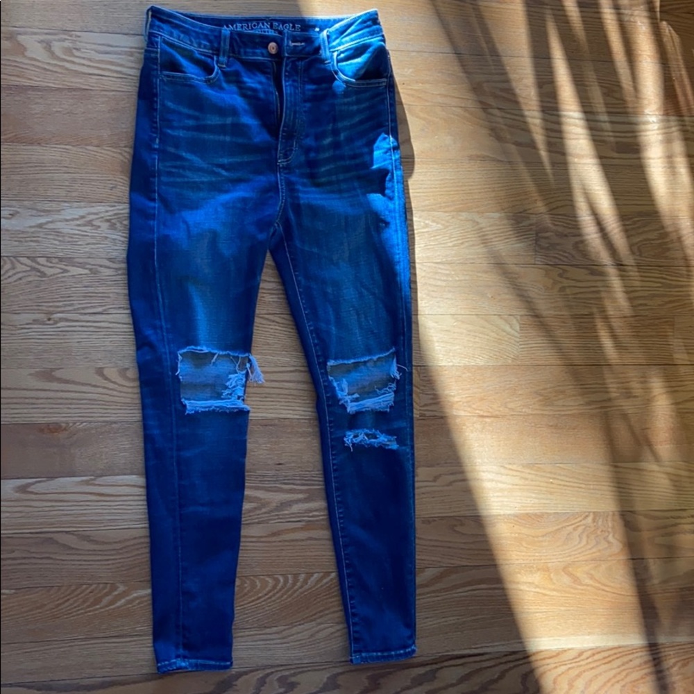 American Eagle ripped knee jeans